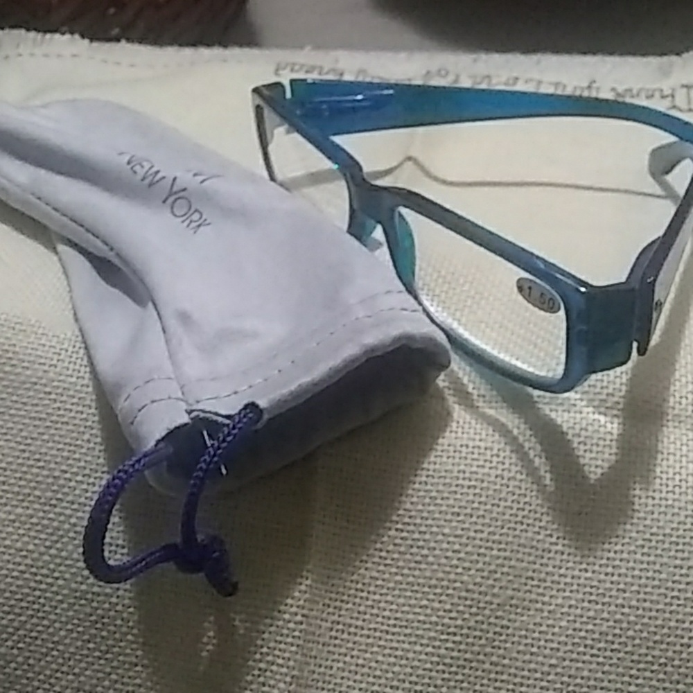 Jones New York Reading Glasses - Picture 6 of 7